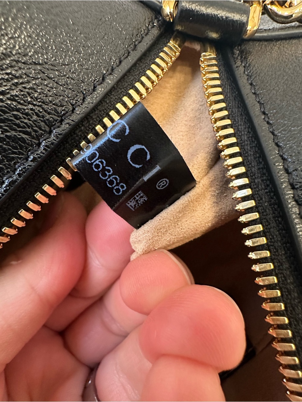 Gucci Beige GG Supreme Canvas Camera Bag with Black Trim - Picture 6 of 16